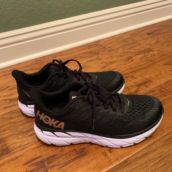 hoka clifton black bronze